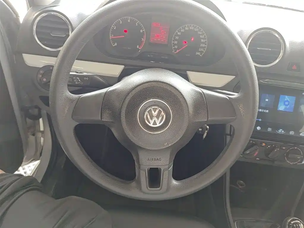 Volkswagen Jetta 2015 1.4L Manual Comfort фото 11