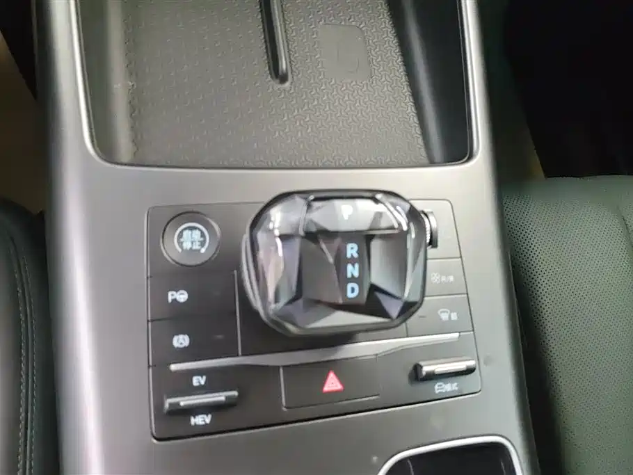 BYD Song Pro New Energy 2025 2nd Generation Smart Drive Edition DM-i 75KM Leading Type фото 16