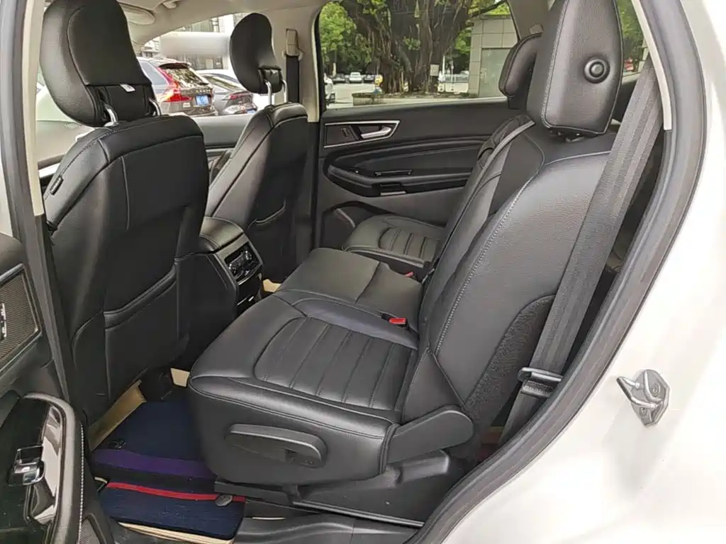 Фото 17 - Ford Edge