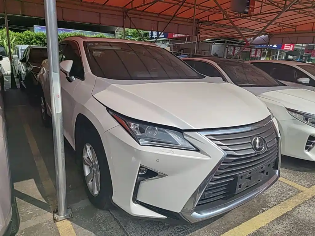 Photo 4 - Lexus RX