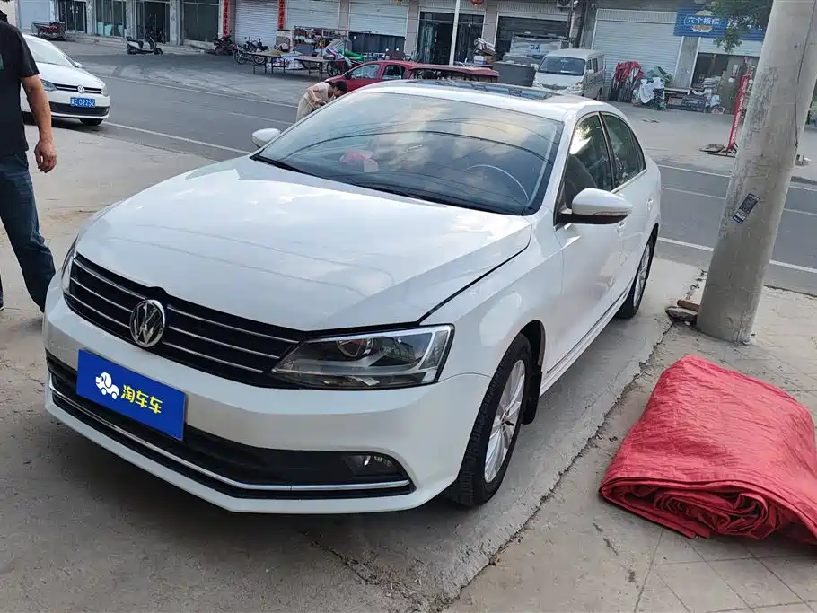 Volkswagen Sagitar 2015 1.6L Manual Comfort