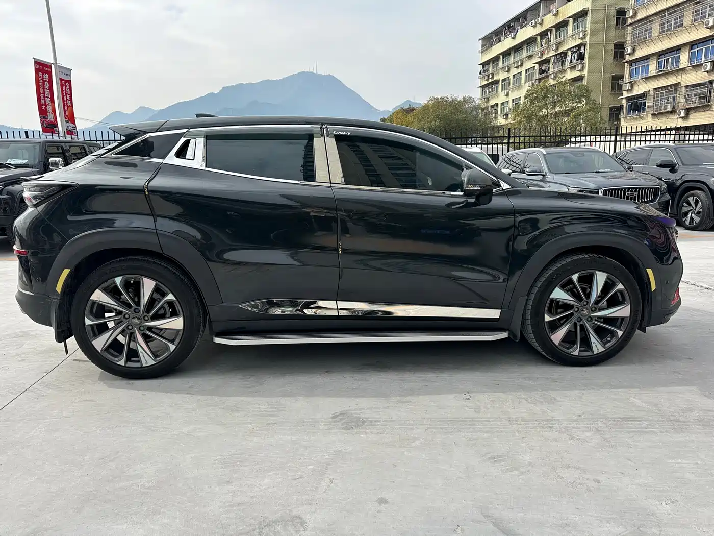 CHANGAN UNI T