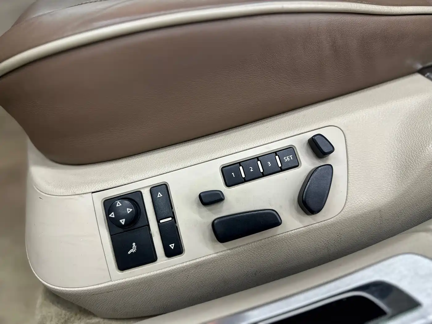 Volkswagen Phaeton 2012 3.6L Premium Custom фото 16