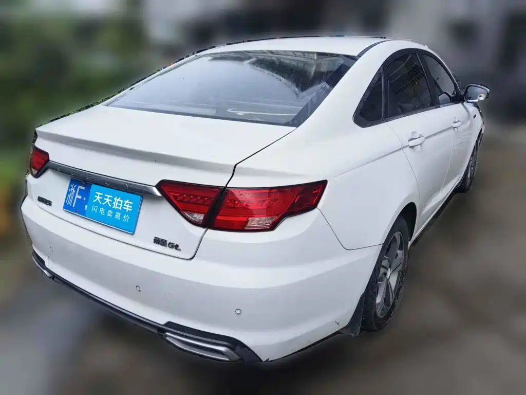 Фото 2 - Geely Emgrand GL