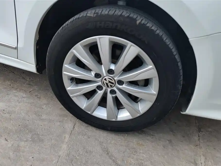 Volkswagen Sagitar 2015 1.6L Manual Comfort фото 6
