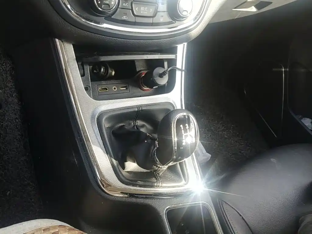 Baojun 560 2015 2015 1.8L Manual Elite