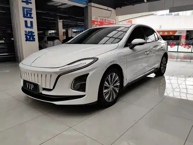  Hongqi Hongqi E-QM5 2022 431km Charging Enjoyment Edition