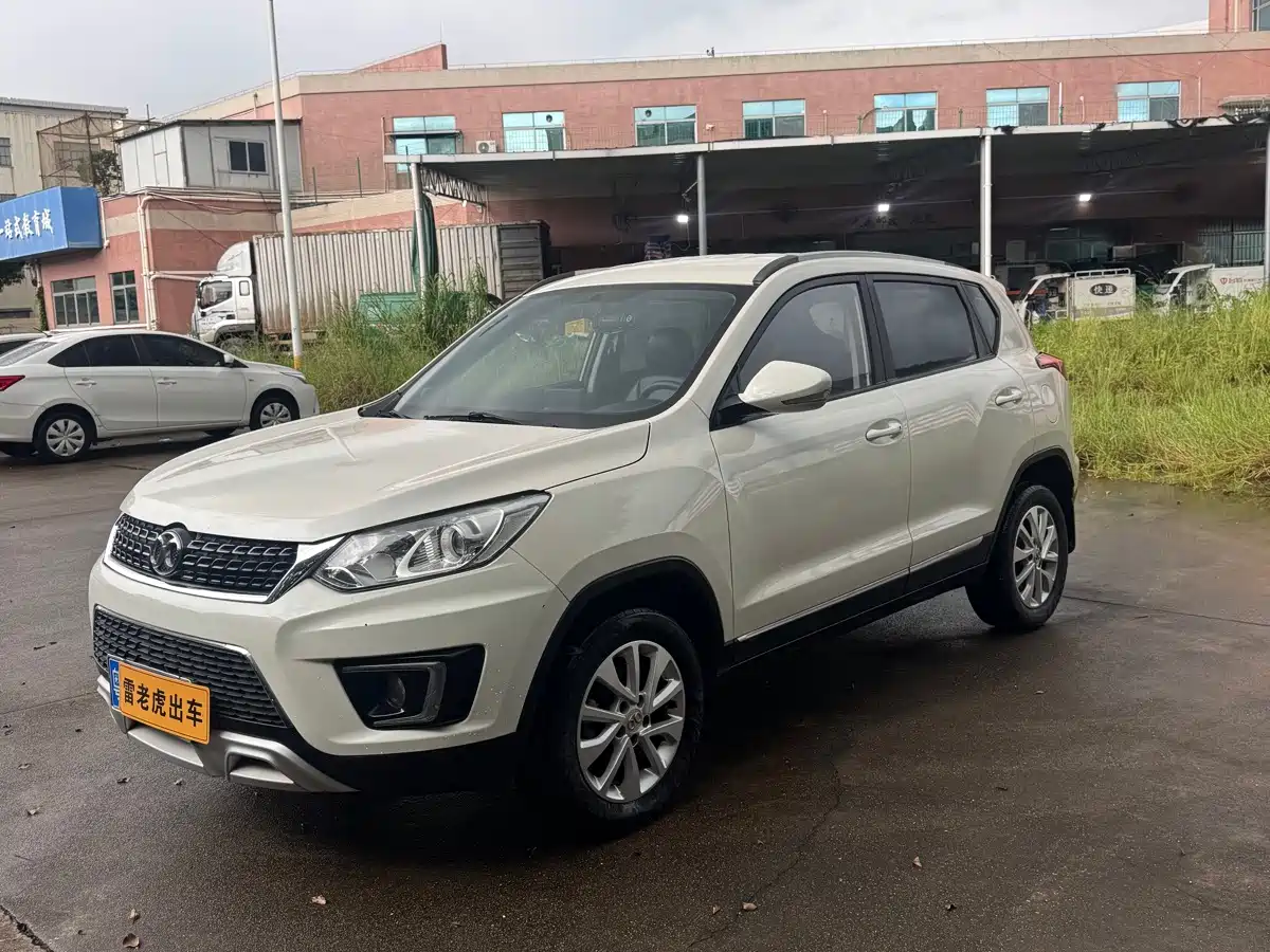 Фото 1 - BAIC Senova X35