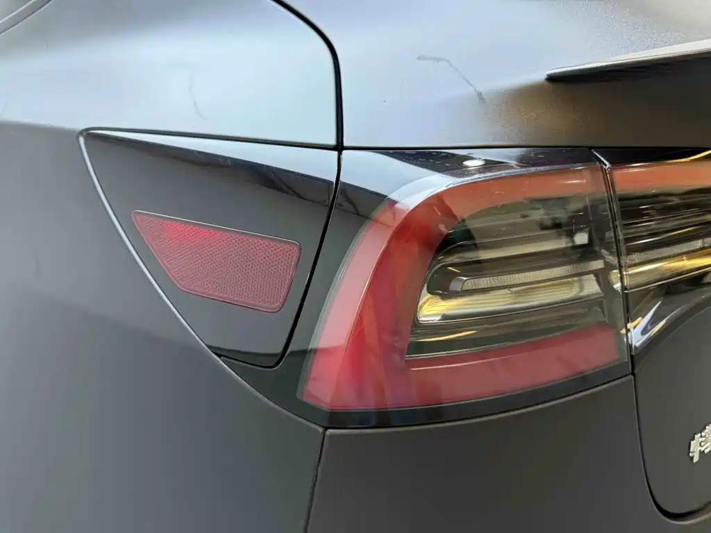 Фото 8 - Tesla Model 3