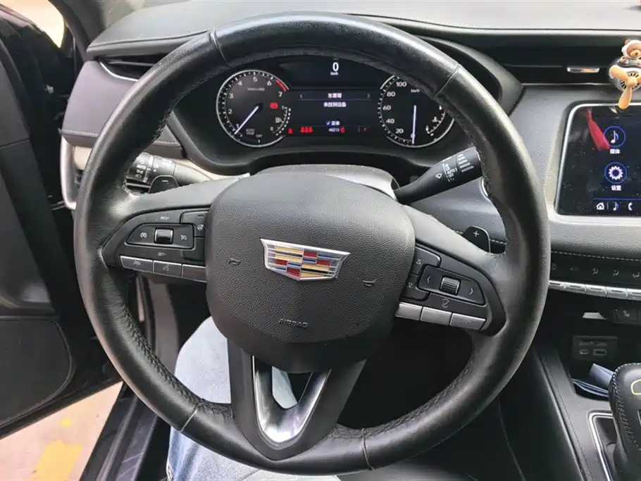 CADILLAC XT4