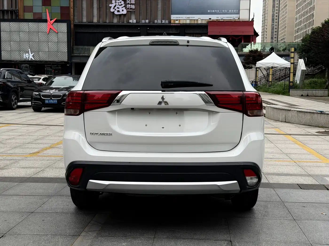 Mitsubishi Outlander (Import) 2016 2.0L 2WD Value Edition 5-Seater фото 5