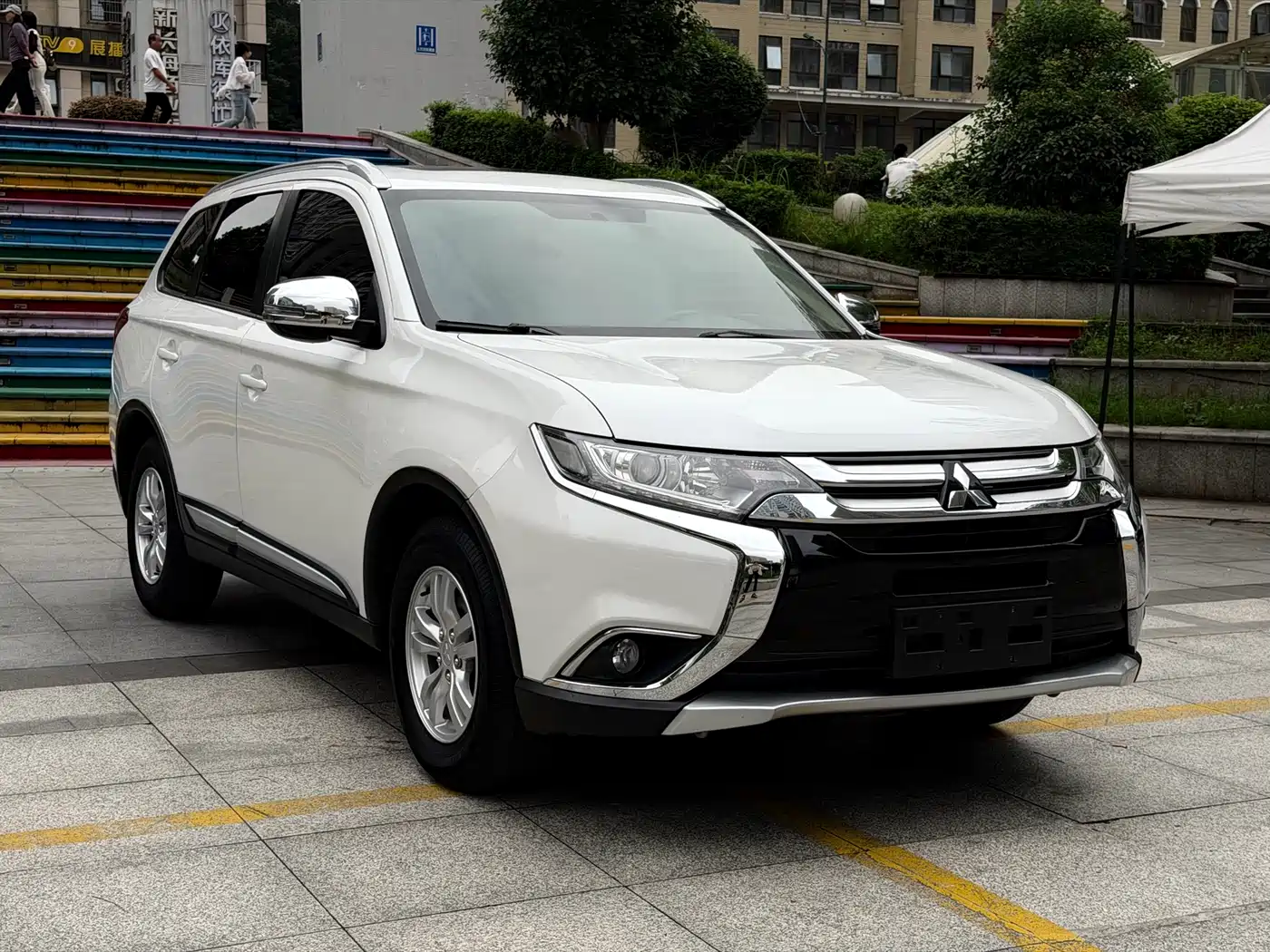 Mitsubishi Outlander (Import) 2016 2.0L 2WD Value Edition 5-Seater фото 3