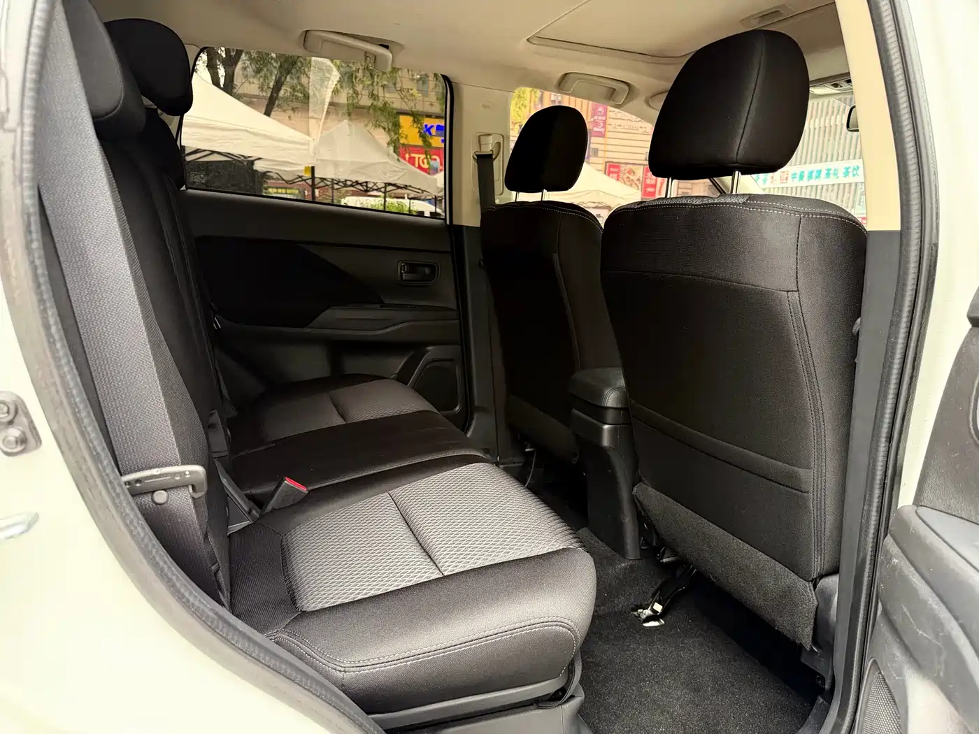Mitsubishi Outlander (Import) 2016 2.0L 2WD Value Edition 5-Seater фото 11