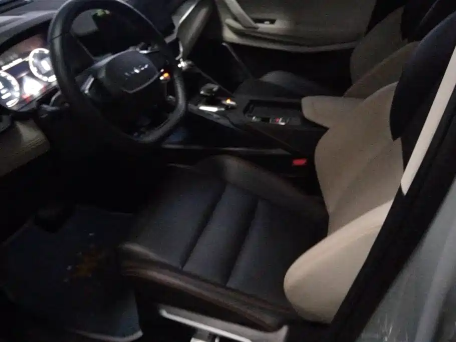 Lynk & Co 06 EM-P 2022 PHEV 84KM Range Pro фото 9