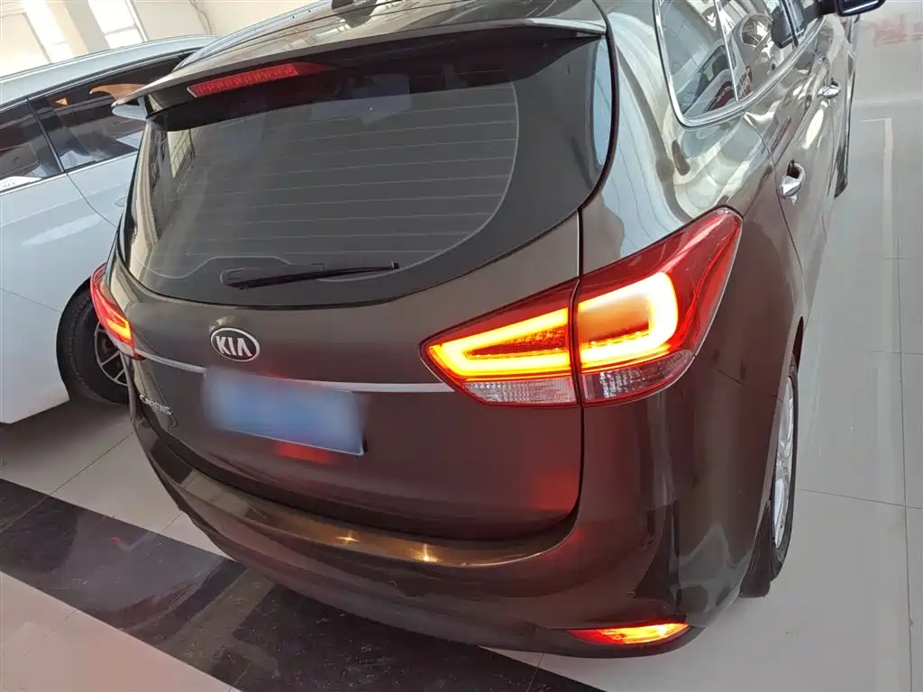 Kia Carens 2013 2.0L 7-Seat Auto Luxury China IV фото 5