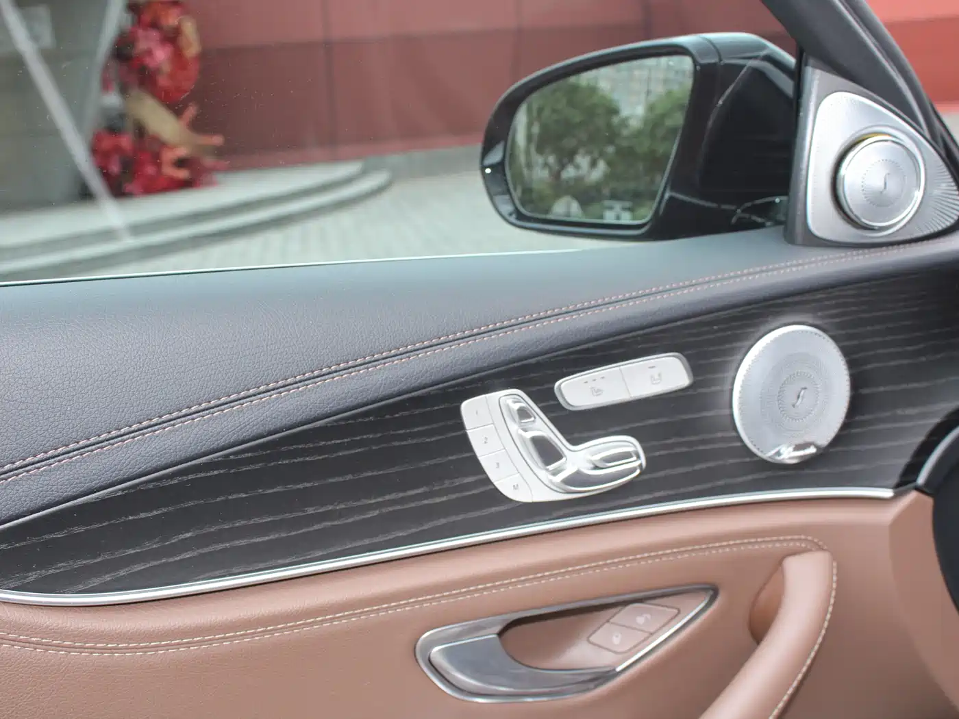 Mercedes-Benz E-Class 2022 E 300 L Sport Luxury фото 8