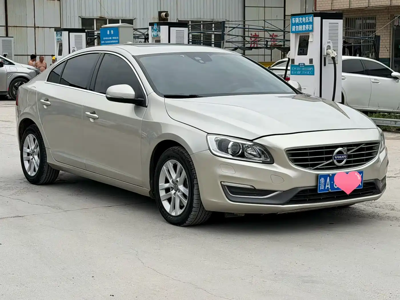 VOLVO S60