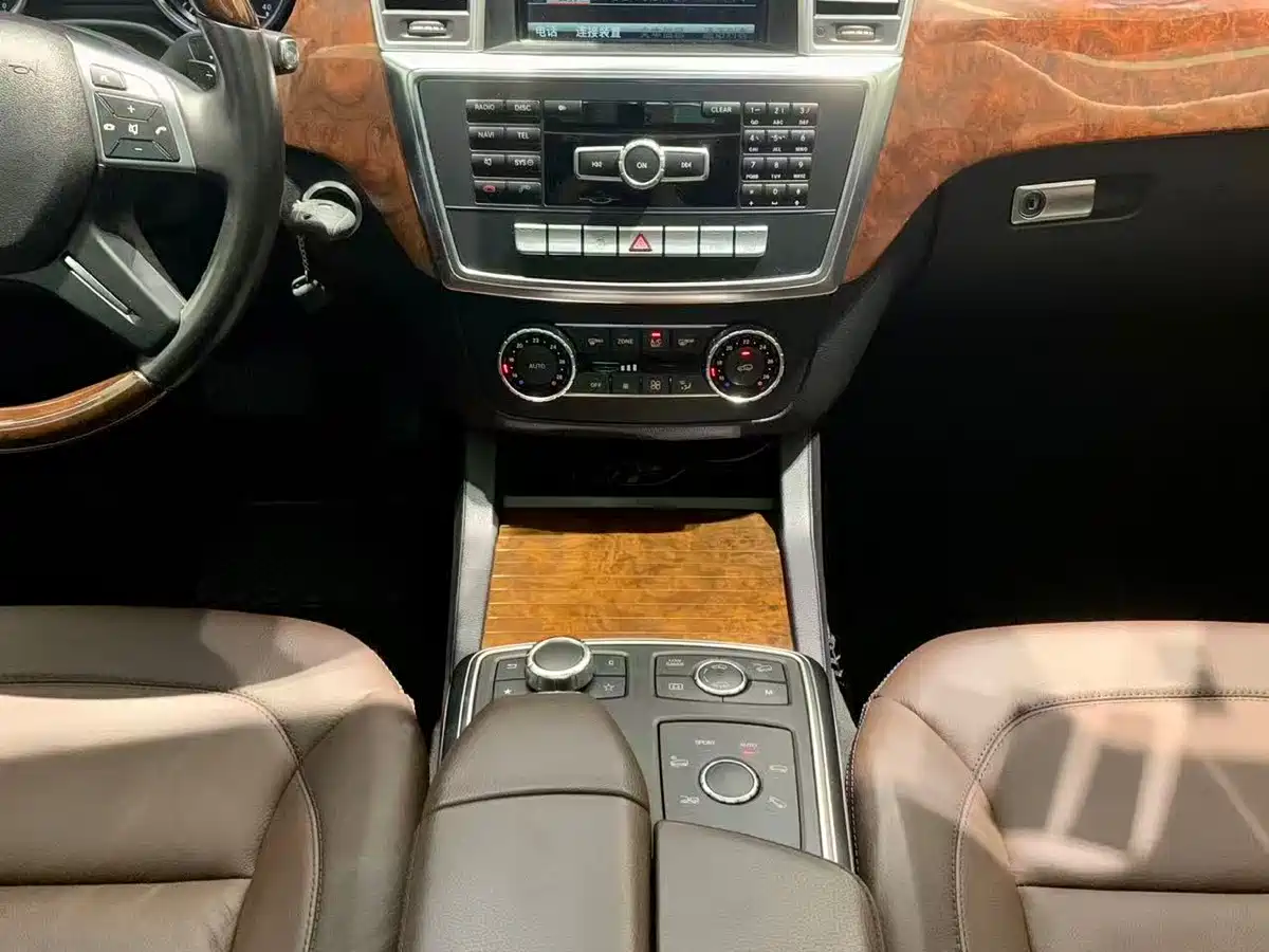 Mercedes-Benz M-Class 2015 ML 400 4MATIC Luxury фото 10