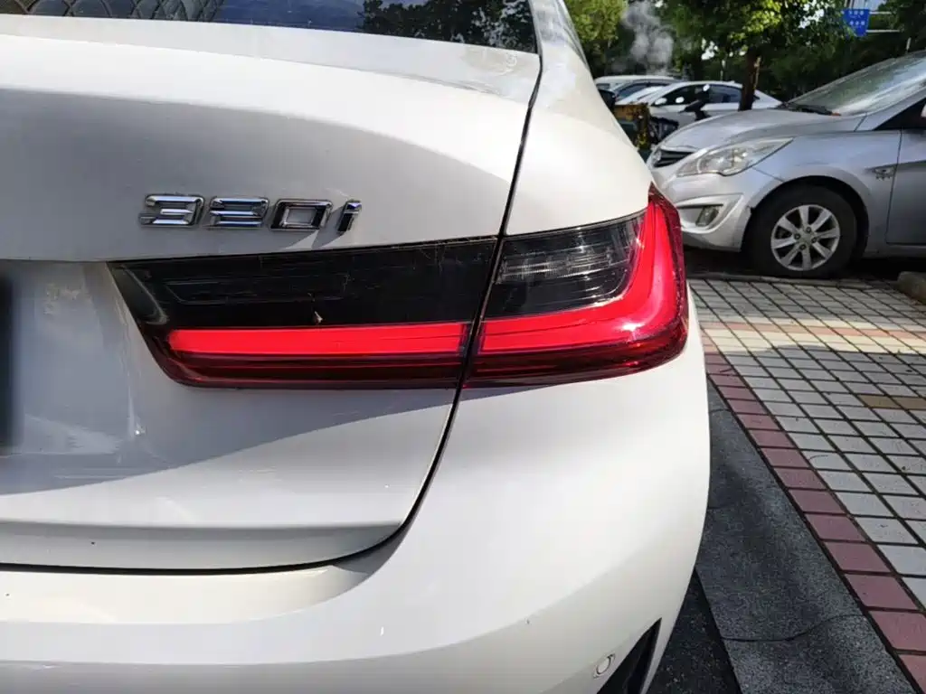Фото 8 - BMW 3 Series