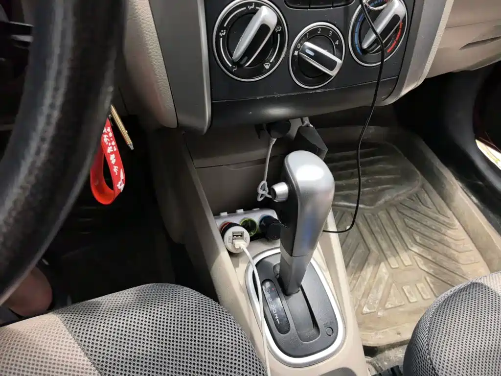 Venucia R50 2016 2015 1.6L Automatic Fashion Edition