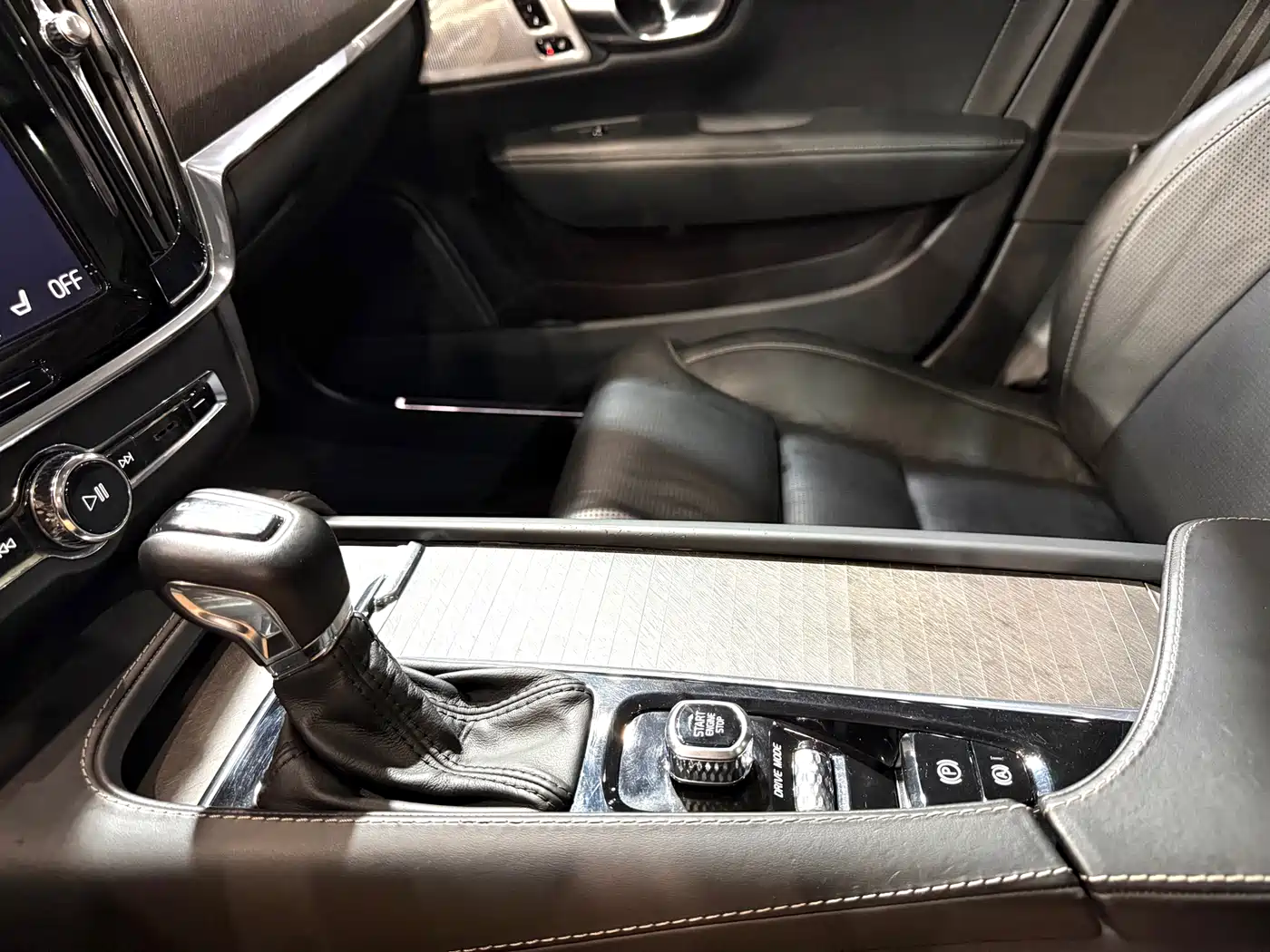 Volvo V90 2018 2017 Cross Country T5 AWD Premium