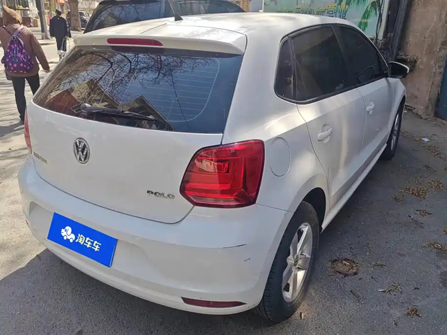 VOLKSWAGEN POLO