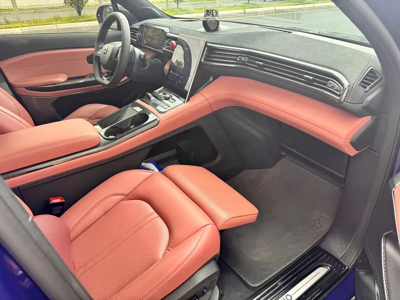 Фото 7 - NIO EC6