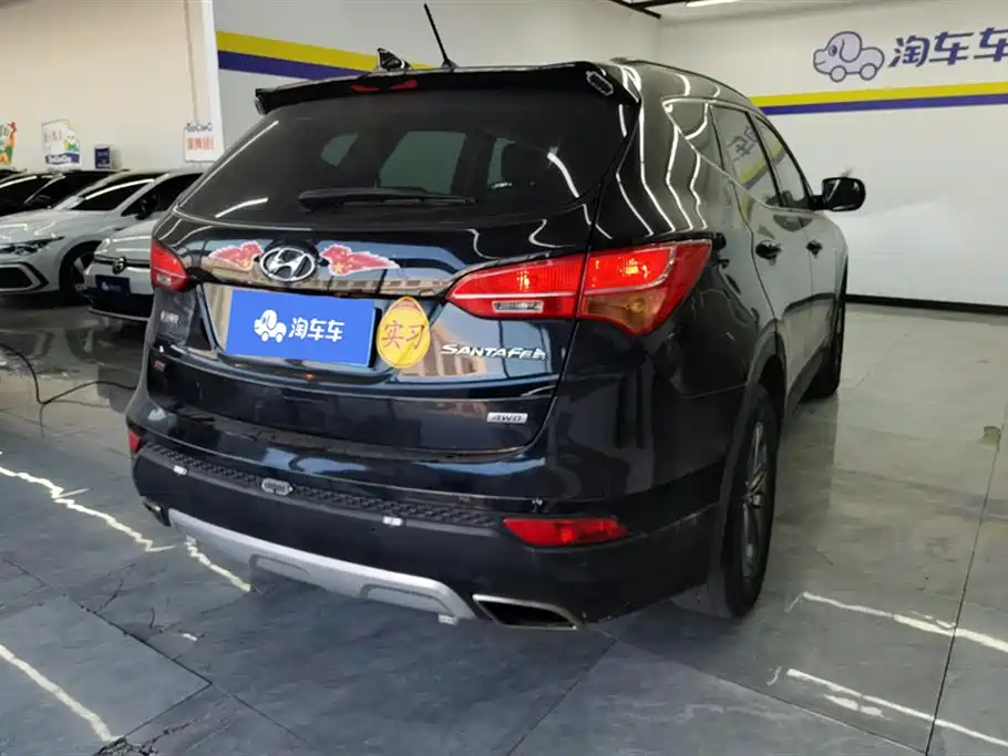 Hyundai Santa Fe 2013 Model 2.4L Automatic 4WD Comfort фото 3