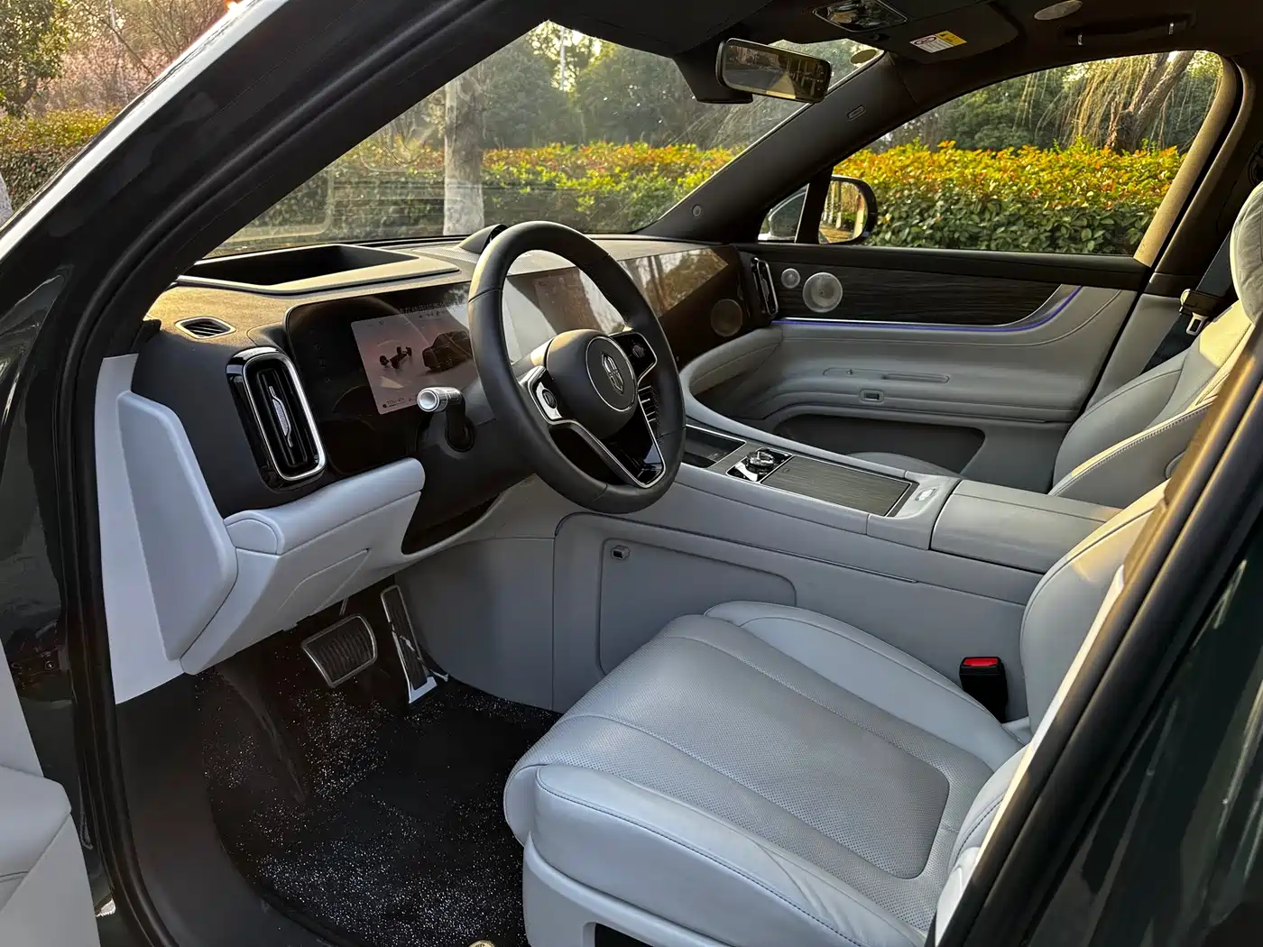 AITO Wenjie AITO M9 2025 Extended Range Ultra 52kWh 6-Seater фото 7