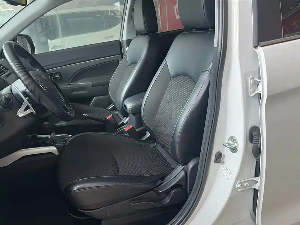 Peugeot 4008 (Import) 2013 2.0L 2WD Fashion фото 10
