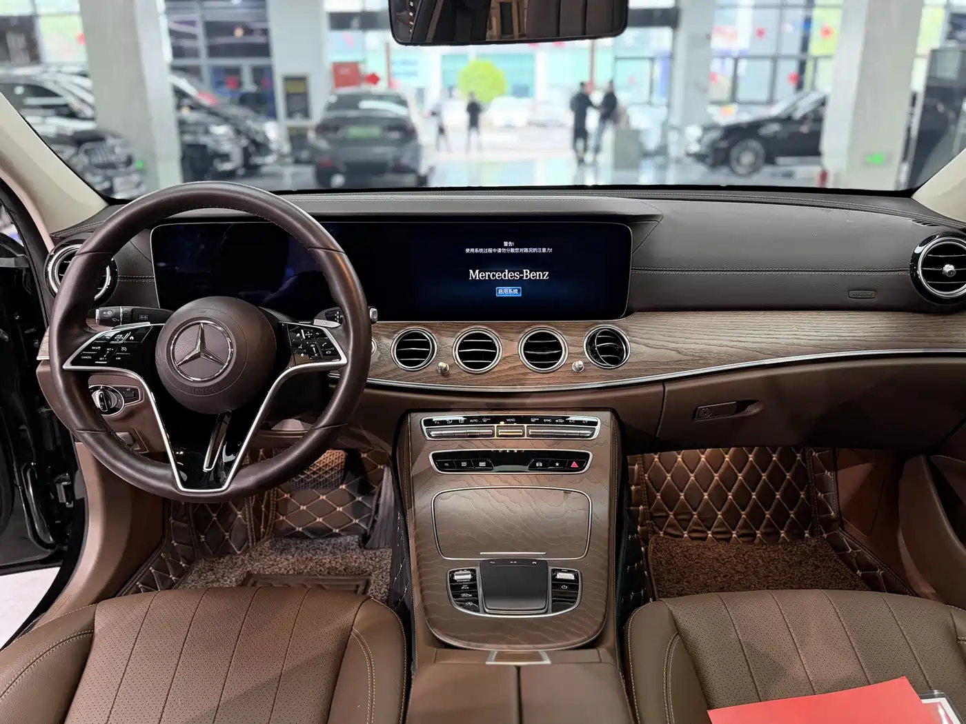 Mercedes-Benz E-Class 2022 E 300 L Fashion фото 10