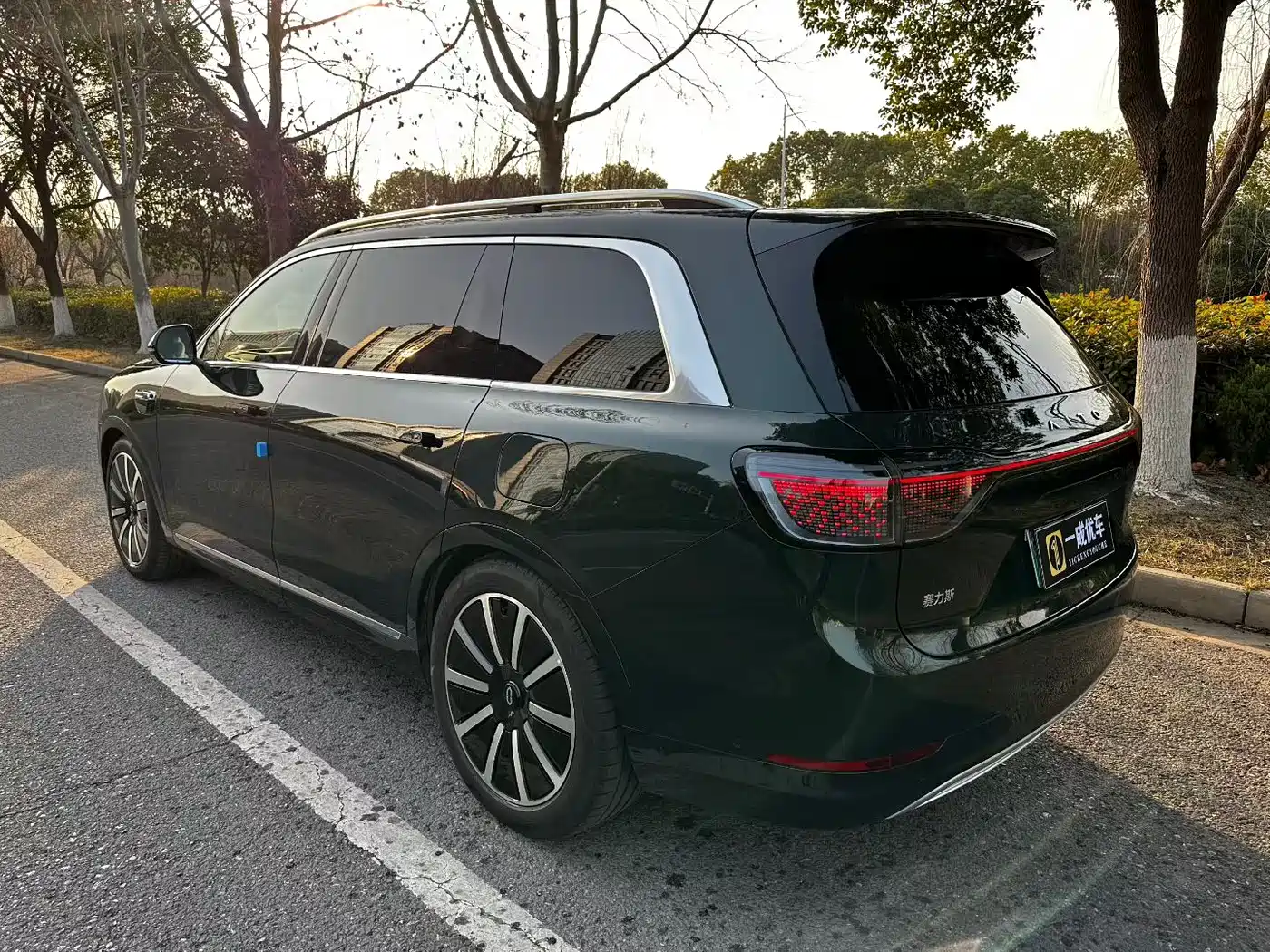 AITO Wenjie AITO M9 2025 Extended Range Ultra 52kWh 6-Seater фото 20