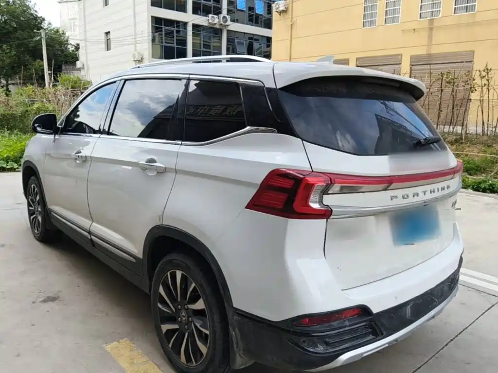 Dongfeng Fengxing Fengxing T5 2019 2018 230T CVT Smart Enjoy Type