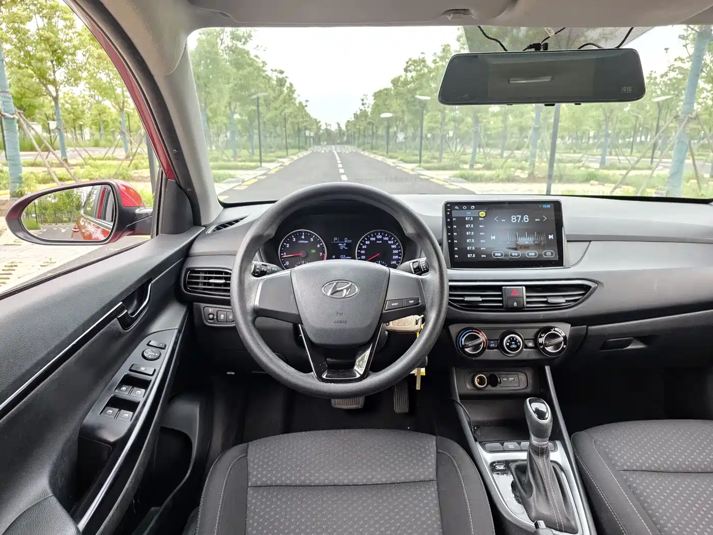 Hyundai Elantra 2020 1.6L Auto GL Pleasing Edition фото 14