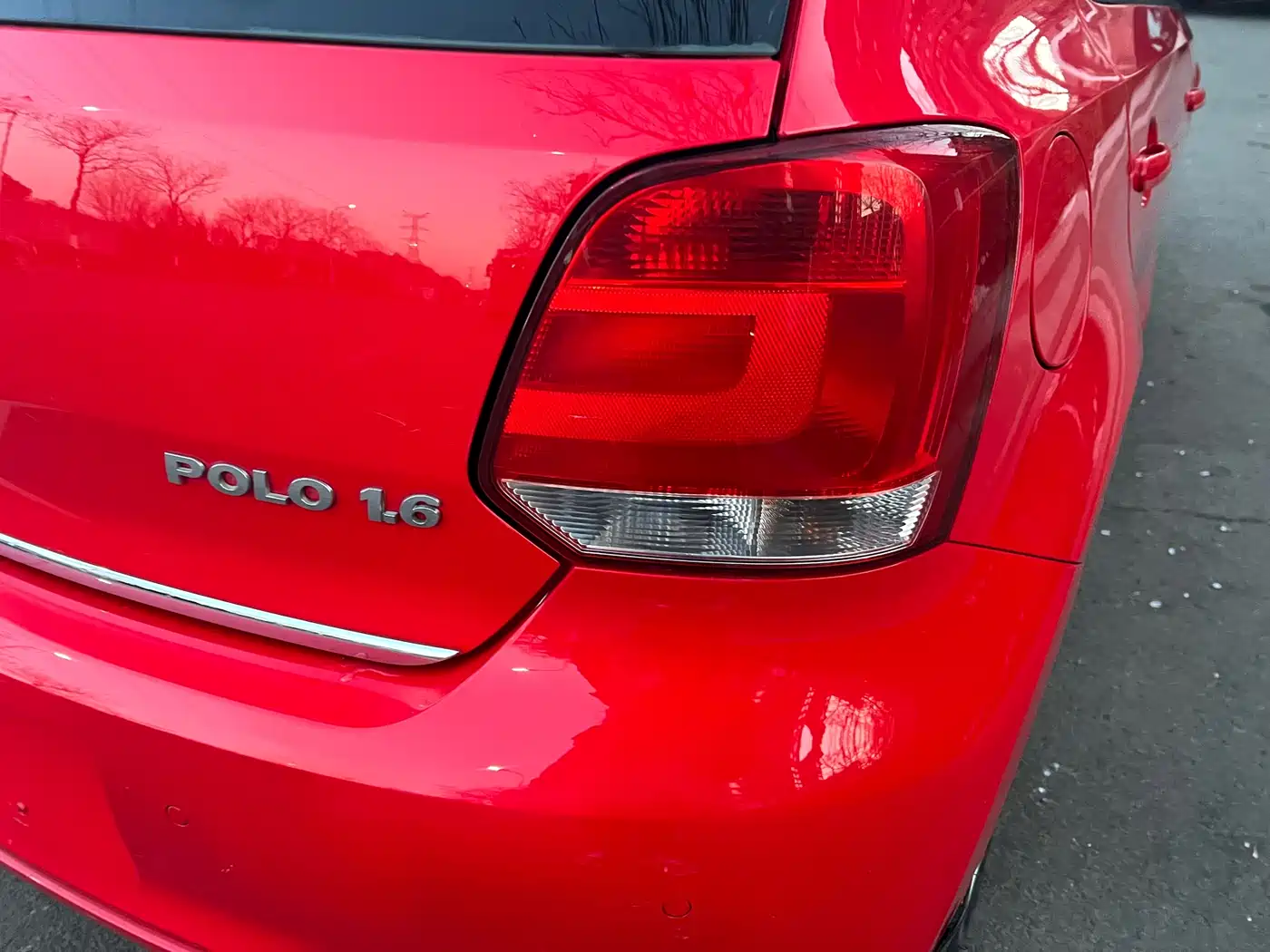 Volkswagen Polo 2011 1.6L Automatic Style Edition фото 14