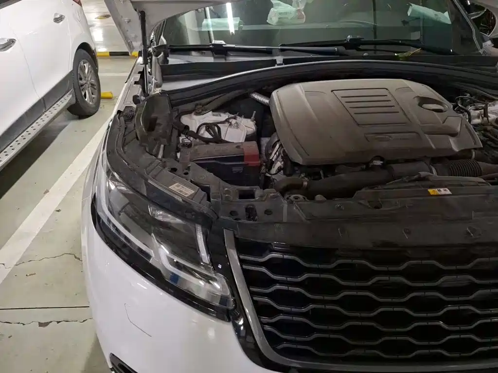 Фото 21 - Land Rover Range Rover Velar