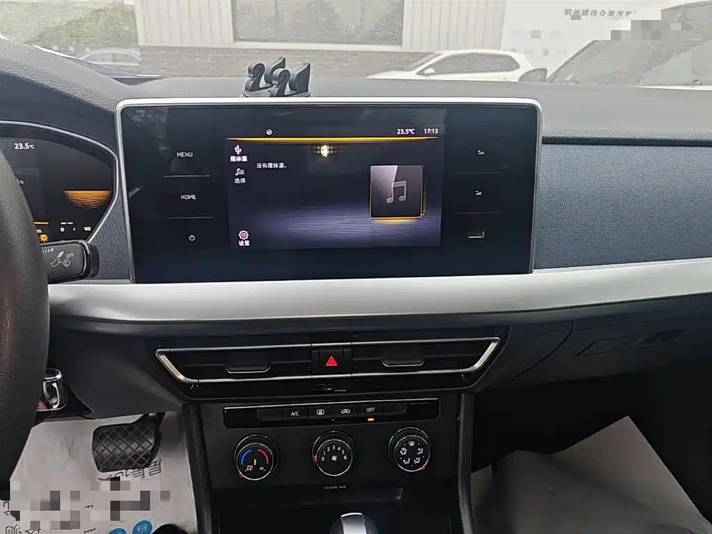 Volkswagen Lavida 2024 Model 1.5L Automatic Delight Edition фото 13