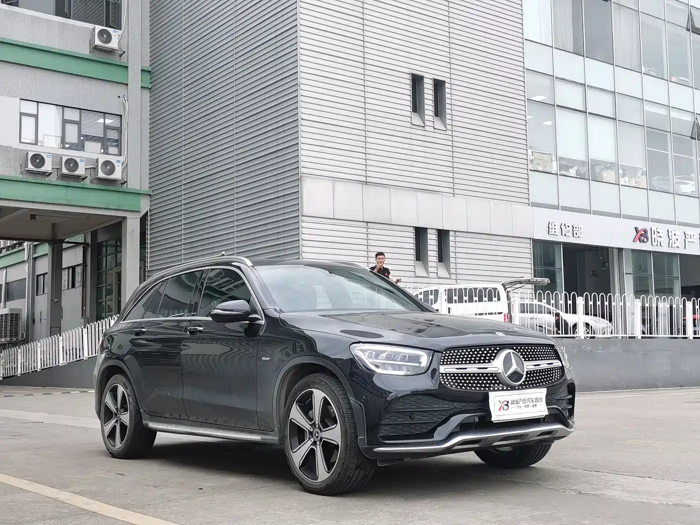 MERCEDES-BENZ GLC