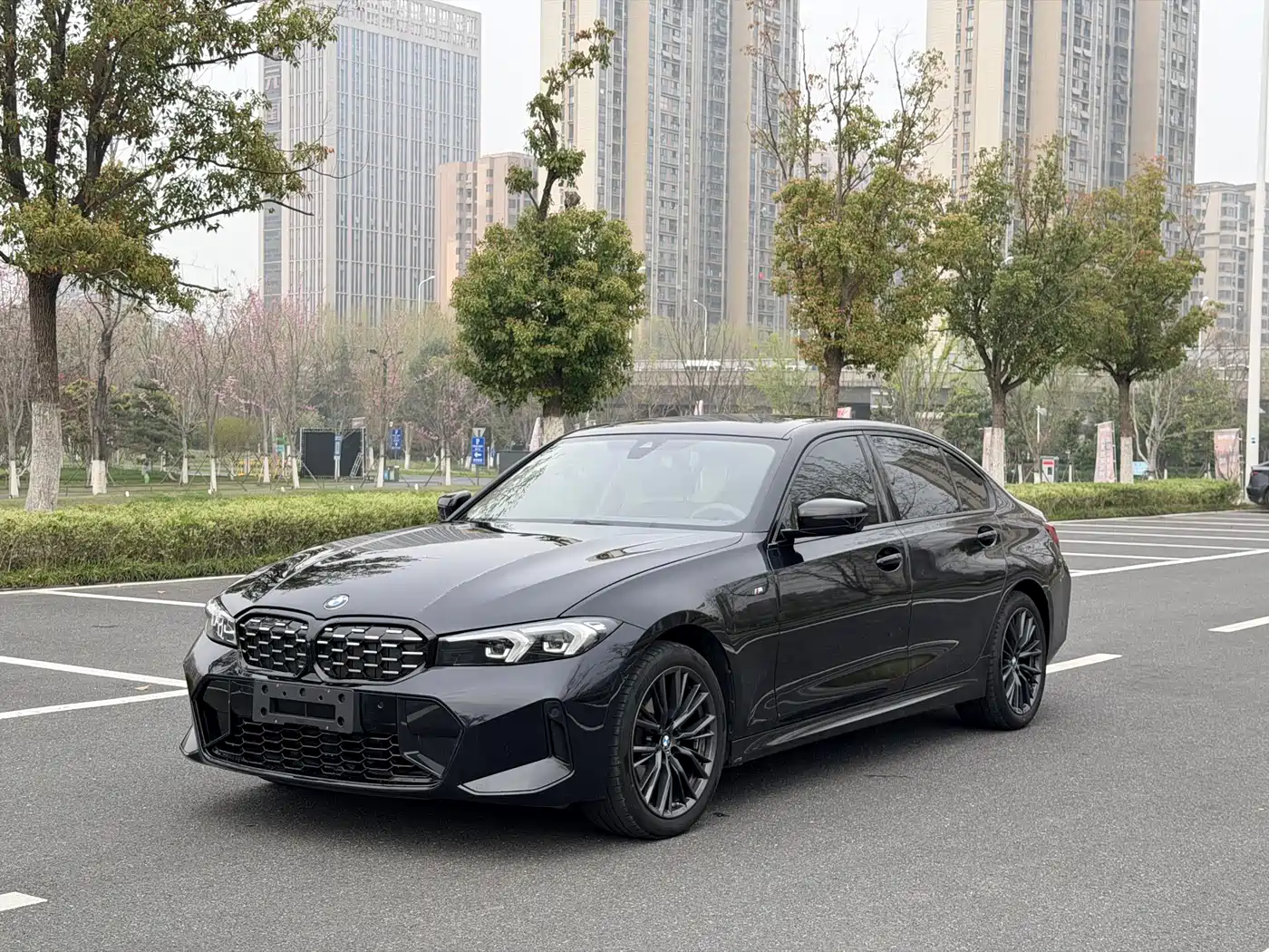 BMW 3 Series 2023 325Li M Sport Black Night Package