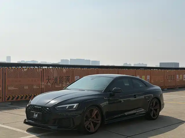 AUDI RS 5