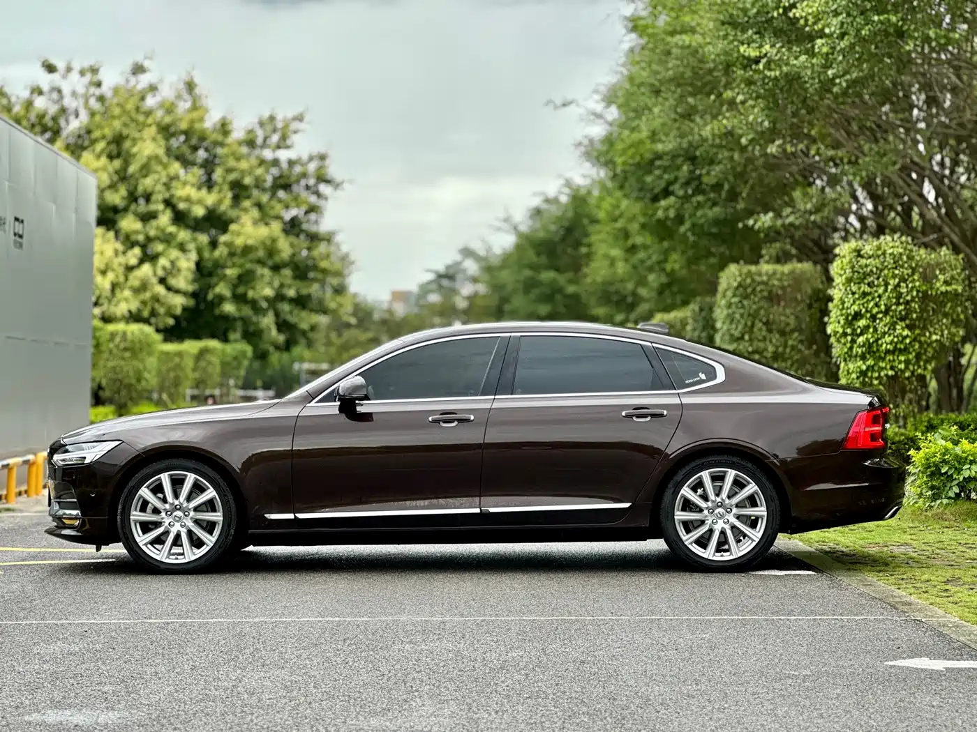 Photo 3 - Volvo S90