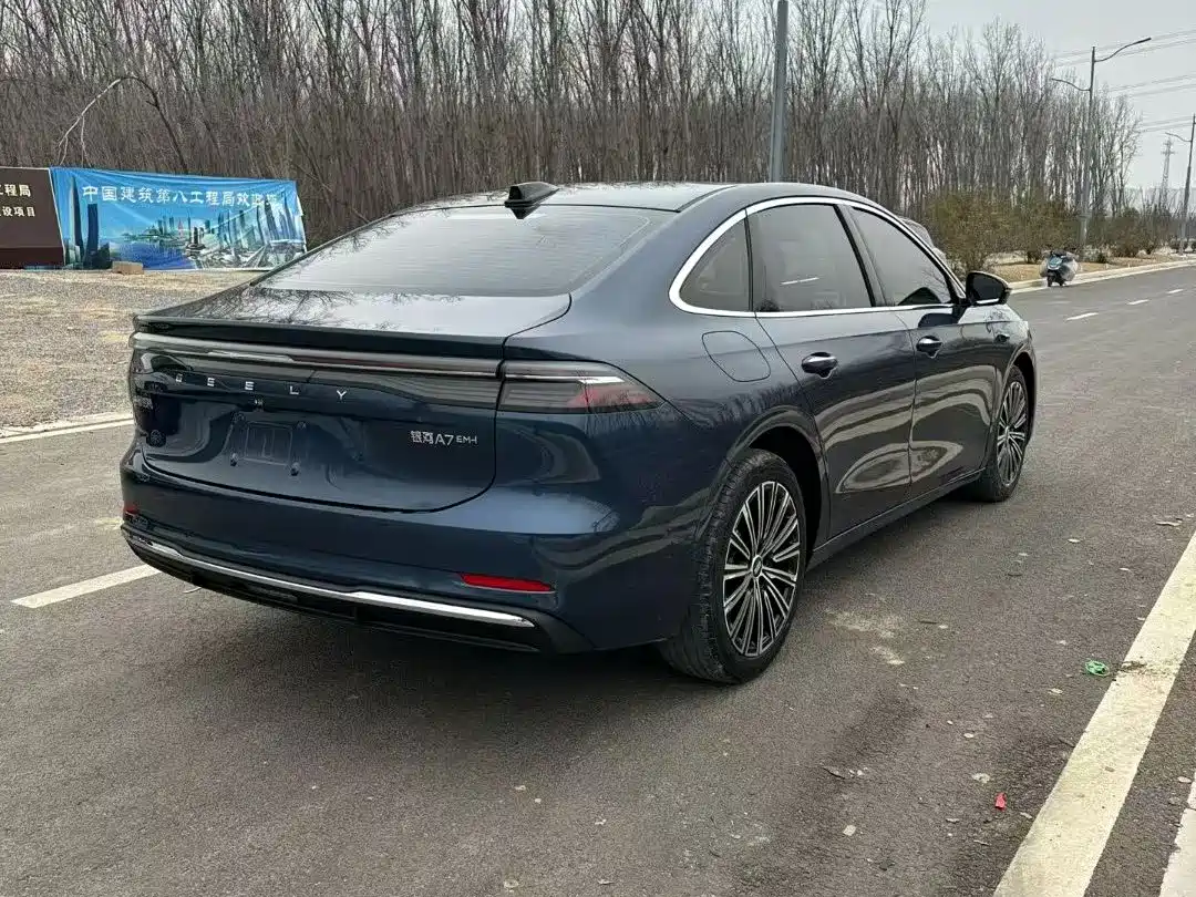 Geely Galaxy Galaxy A7 2025 EM-i фото 9