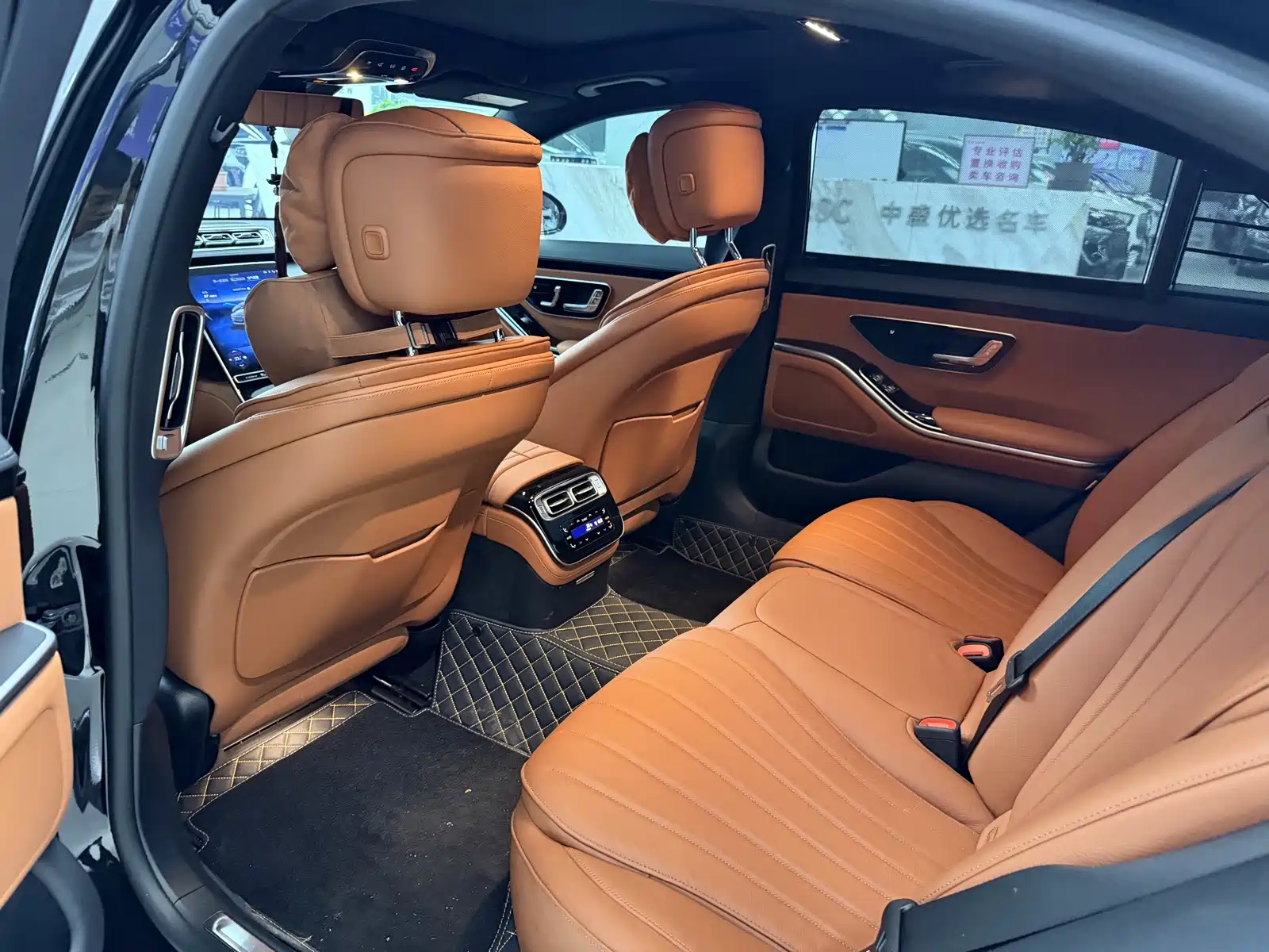 Фото 6 - Mercedes-Benz S-Class