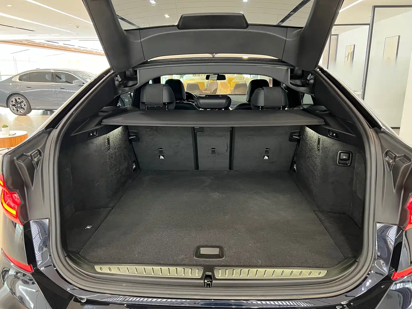BMW 6 Series GT 2020 630i M Sport Package фото 21