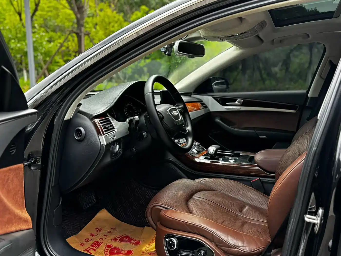 Фото 4 - Audi A8