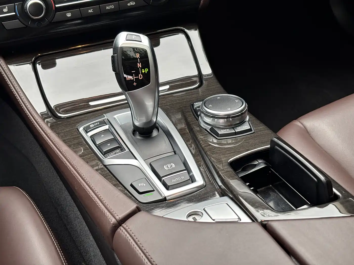 BMW 5 Series 2017 525Li Luxury Design Package фото 11