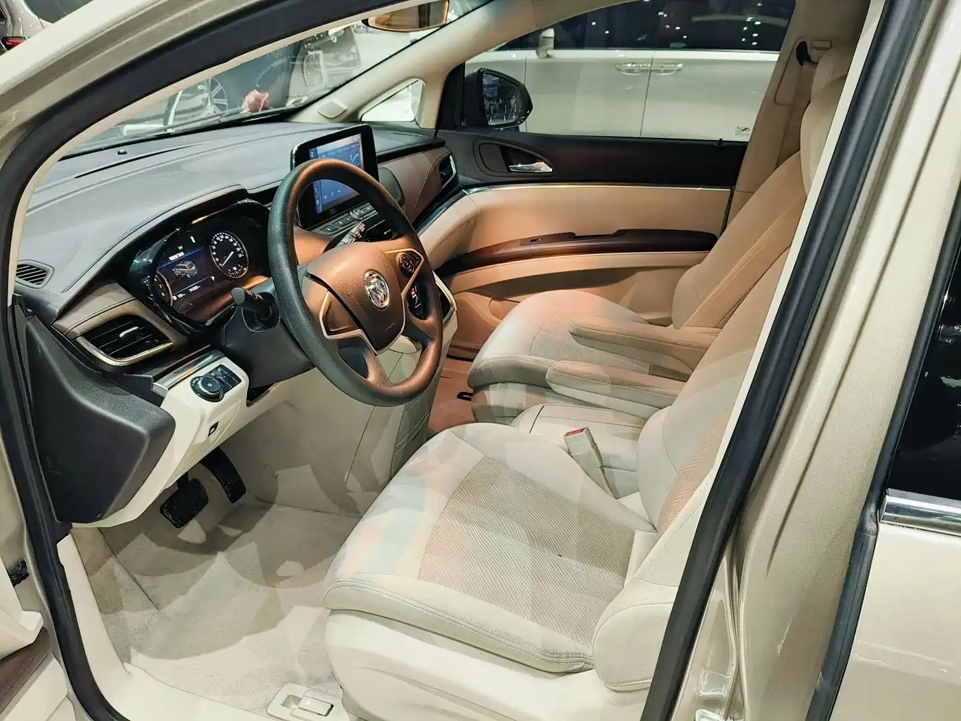 BUICK GL8