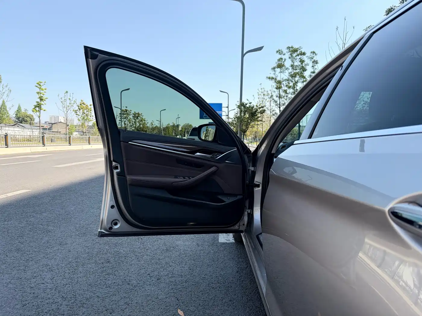 BMW 5 Series 2018 525Li Luxury Package фото 4