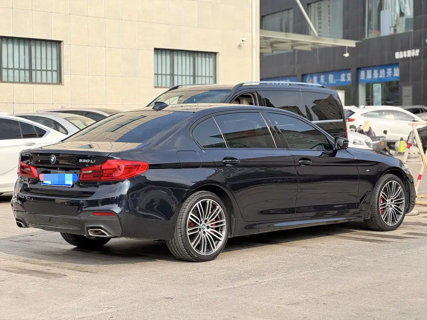 BMW 5 Series 2019 530Li Premium M Sport Package фото 6