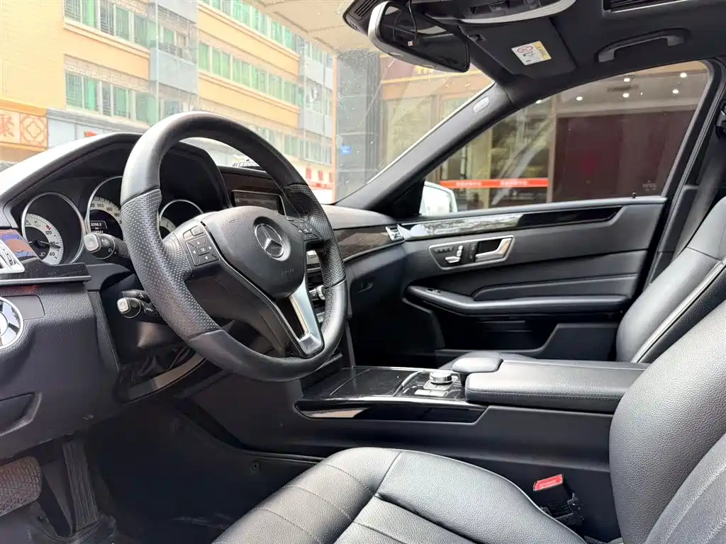 Mercedes-Benz E-Class 2015 E 260 L Sport фото 4